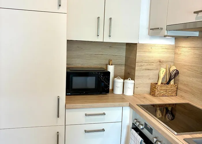 Lyma - S66 Apartament *
